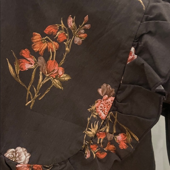 Floral Ruffle Blouse - Picture 3 of 3